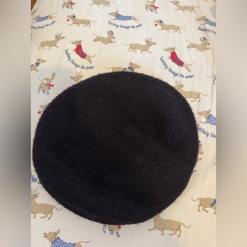 Classic Black Beret